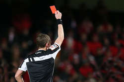 В Індонезії футболісти побили арбітра через призначення пенальті (відео)