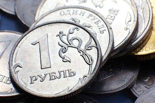 Російський рубль раптом почав укріплюватись