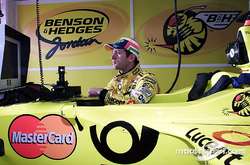 Колишній пілот Формули-1 розповів, чому нинішні перегони перетворились на посміховисько