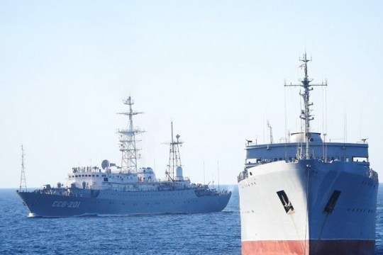 Військові оприлюднили відео провокацій росіян в Азовському морі