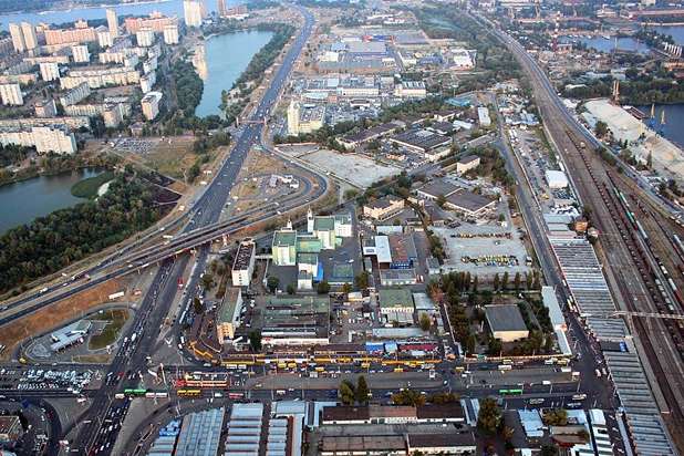 Столична влада планує перетворити Петрівку на діловий центр Києва