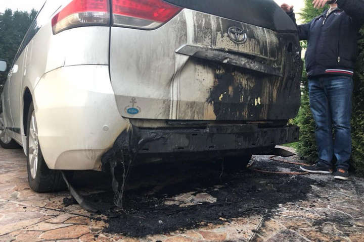 В Одесі підпалили автомобіль депутата Одеської облради від «Опоблоку»