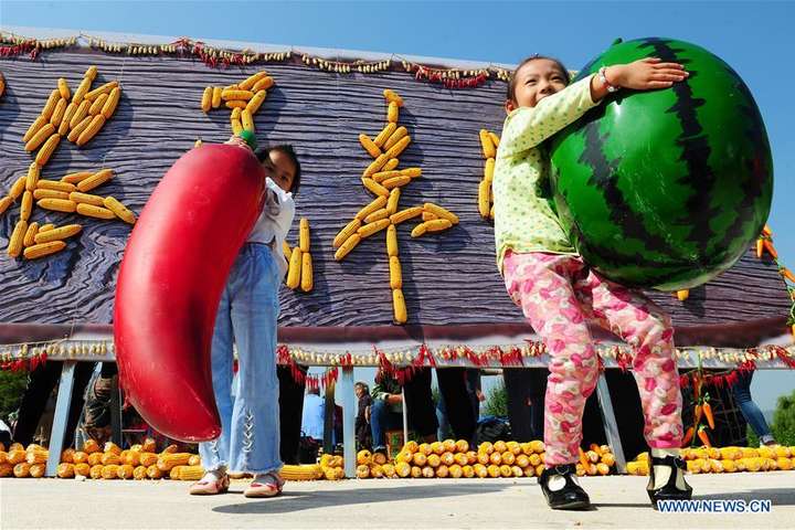 В Китае состоялся яркий фестиваль урожая. Фотогалерея