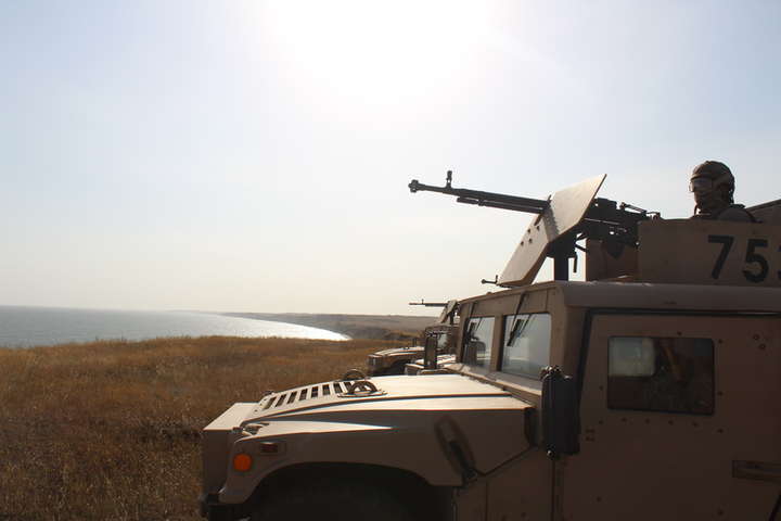 На узбережжі Азовського моря пройшли військові навчання (фото)