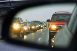 З понеділка на дорогах розпочнеться сезон увімкнених фар