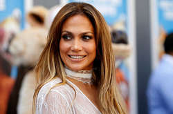 Как нужно выглядеть в 50: Дженнифер Лопес показала рельефные мышцы