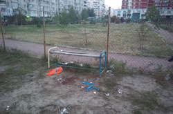 Закривавленого чоловіка знайшли перехожі&nbsp;біля школи №314