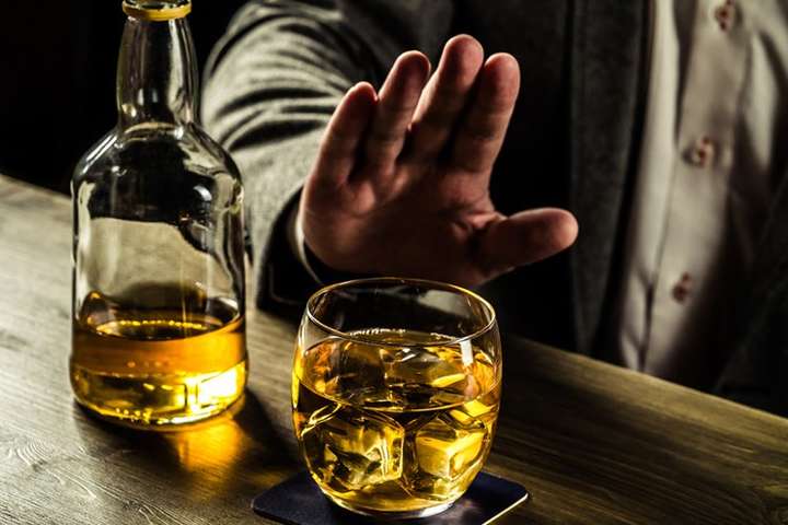 Вчені пропонують продавали алкоголь лише за рецептом