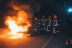 Передня частина Mercedes згоріла повністю