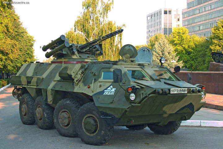 На передовій з’явився новітній український БТР-4Е «Буцефал»