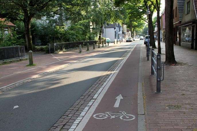  В уряді розказали, коли дороги в Україні будуть обладнані велодоріжками
