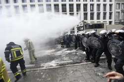 Протести в Брюсселі: поліція застосувала водомети і газ