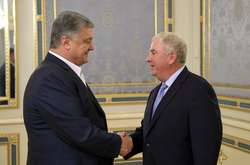 Петро Порошенко та Джон Абізейд