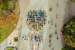  ​У Вінниці відбувся флешмоб «Усиновлення – це любов назавжди»