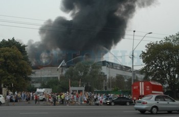 Киевлянам на голову сыпался пепел, полгорода окутал дым