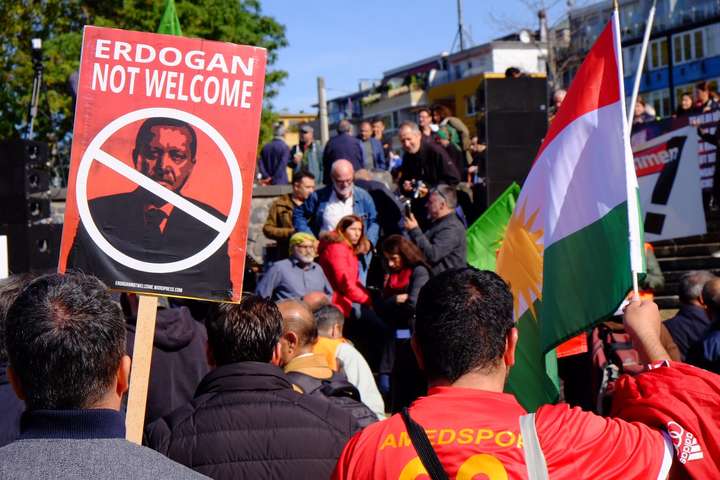 У Кельні проходять масові протести проти приїзду Ердогана