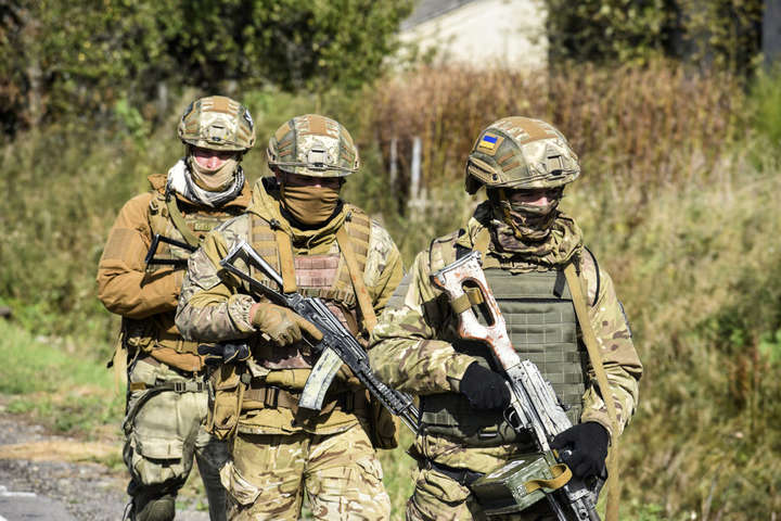 Ворог на Донбасі гатив з гранатометів та кулеметів