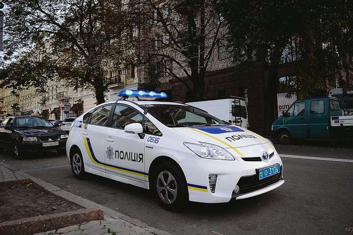 Невідомі розгромили «наливайку» у Києві