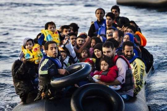 У Греції з островів на материк планують переправити шість тисяч мігрантів