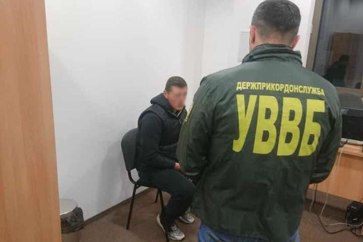На кордоні з Польщею затримали українця за спробу дати хабар