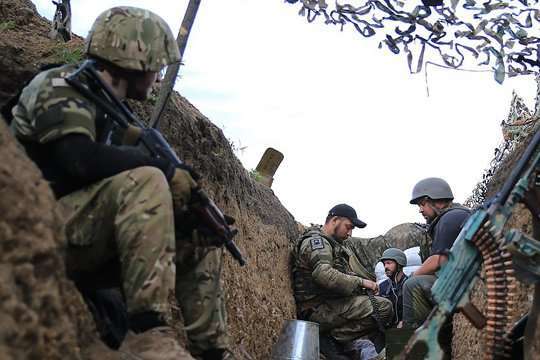 Бойовики на Донбасі застосували важку артилерію: є поранений