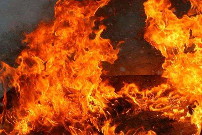 Під час пожежі у Києві заживо згоріли двоє чоловіків
