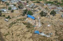 Наслідки цунамі та землетрусу на індонезійському острові (відео з дрону)