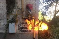 На вулиці Коріатовичів у будинку загорівся газовий стояк (фотофакт)