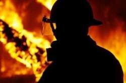 Вночі на Сирці горіла адмінбудівля