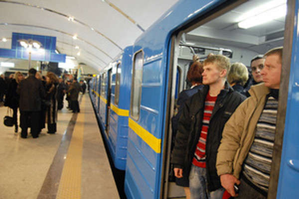Названо найбільш популярні станції київського метро