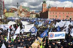 У Варшаві на протести вийшли полісмени та тюремники 