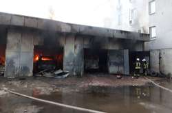  До ліквідації пожежі залучено 7 одиниць основної та спеціальної техніки, а також 35 чоловік особового складу  