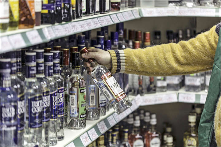 Заборона на нічний продаж алкоголю в Білорусі протрималася один день