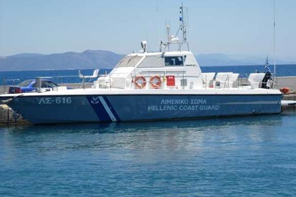 Патруль у Греції перехопив українське судно з мігрантами 