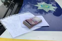 У Дніпрі СБУ викрила на хабарі трьох поліцейських: фото