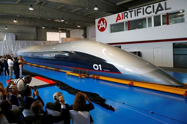 В Испании показали пассажирскую капсулу Hyperloop с потенциальной скоростью 1200 км/ч