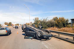 Водій Mercedes був у стані сильного алкогольного сп'яніння, але при цьому був пристебнутий ременем безпеки