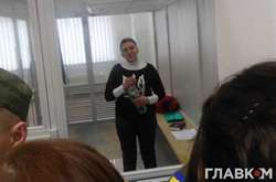 Надія Савченко під час одного з перших судових засідань у справі за обвинуваченням у плануванні теракту