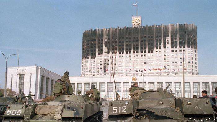 Почему Запад поддержал Ельцина в 1993 году