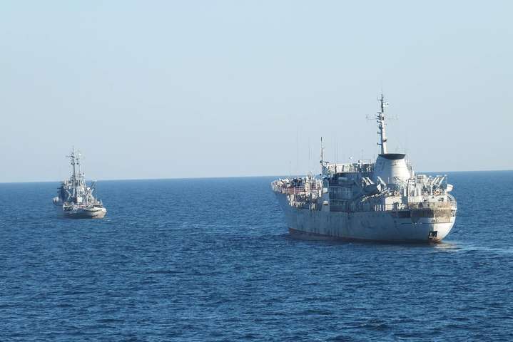 Українські кораблі, які йшли через Керченську протоку, були готові до зіткнення з росіянами – капітан