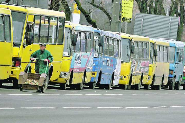 Киевсовет решил к 2024 году убрать из города маршрутки