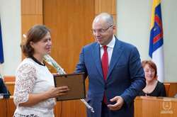 Очільник Одещини вручив відзнаки видатним освітянам