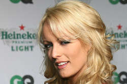  Порноактриса в телеэфире провела опознание полового органа Трампа (видео)