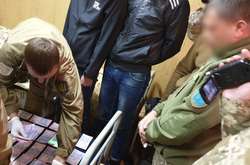 Заступника командира однієї з військових частин на Донбасі затримали за хабар 