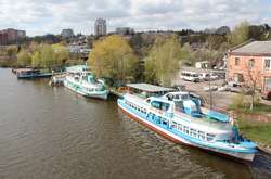 Суд віддав у власність держави річкову пристань у центрі Вінниці