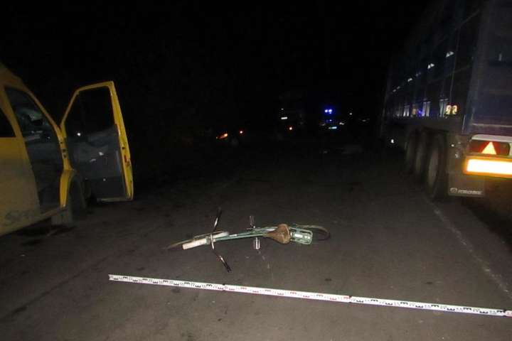 Смертельна ДТП на Київщині: автобус збив велосипедиста
