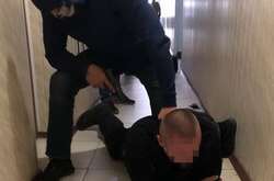 Викритому на хабарі у 200 тис. грн посадовцю поліції Краматорська оголошено про підозру