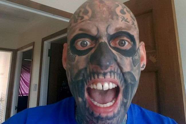 Ирландец потратил 36 тысяч долларов, чтобы забить себя 600 татуировками (фото)