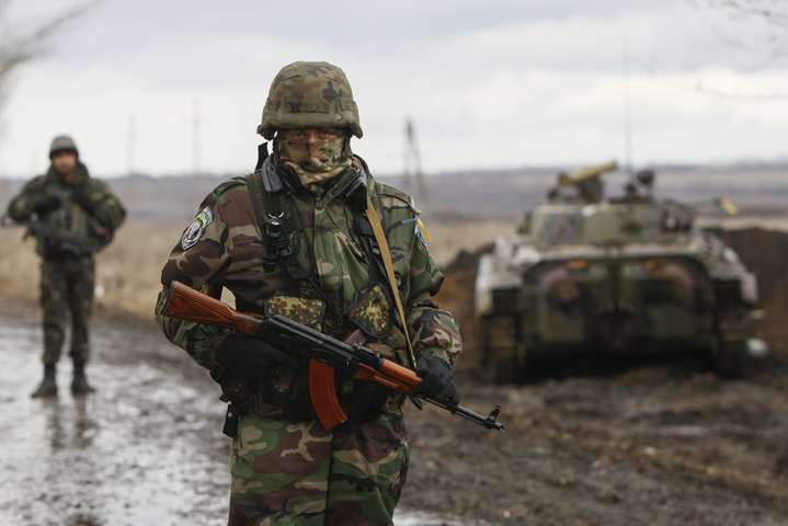 На Донбасі поранено бійця Об'єднаних сил