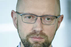 Яценюк у Берліні: ФРН, США, Франція і Великобританія мають зайняти жорстку позицію щодо миротворчої місії